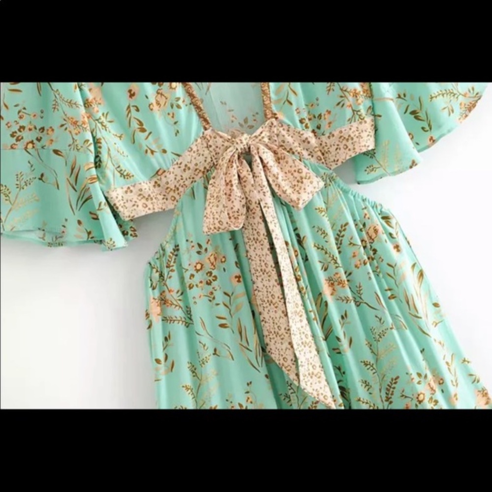 Bohemian cream Floral Print High Low midi Dress - Picture 7 of 10